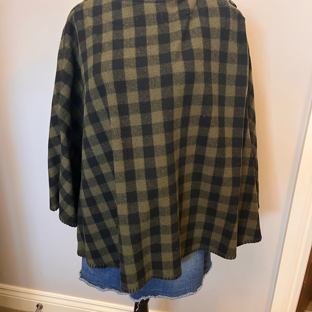 Plaid Poncho in Green and Black